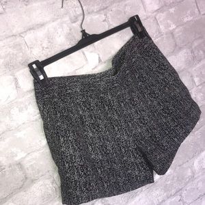 EXPRESS | Low rise Black and white print shorts